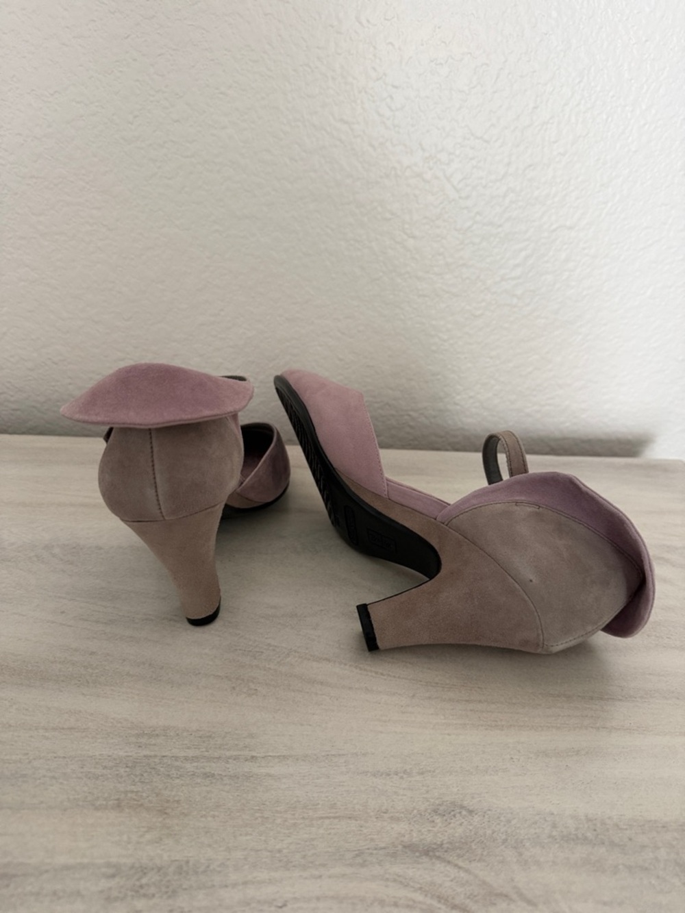 Aerosols Classic Mary Jane Suede Heels in Dusty Rose size 9 M - Picture 4 of 6